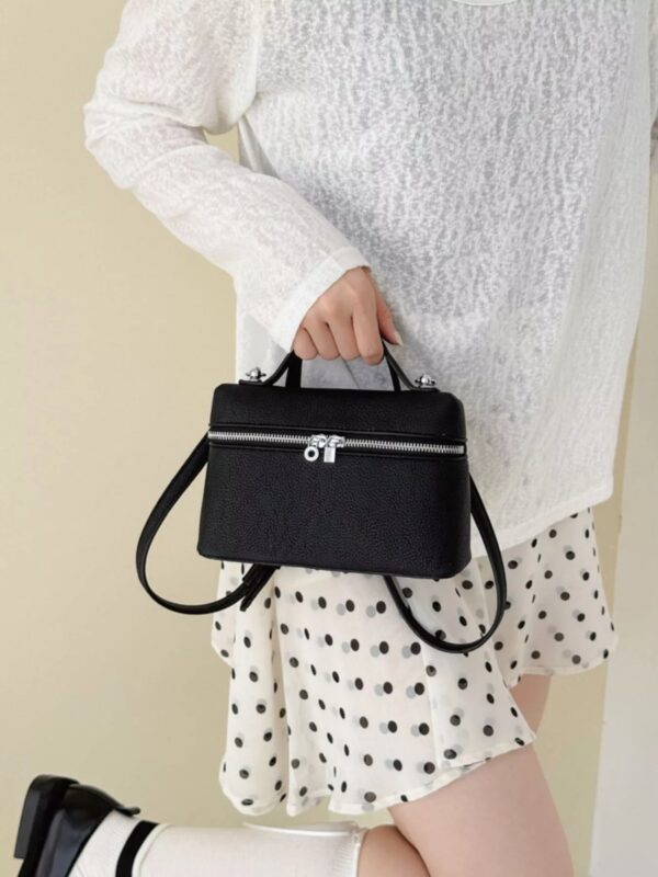 20de07f1-80d7-482a-85af-636d12029130-Max-Origin.jpg Textured Zipper Crossbody Bag