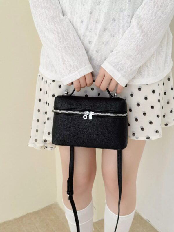35e95e60-ee1a-40e5-832f-b65374166064-Max-Origin.jpg Textured Zipper Crossbody Bag