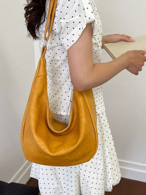 4eed3c14-87be-4096-8e08-5616e1802619-Max-Origin.jpg PU Leather Crossbody Bag