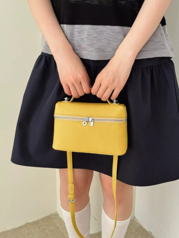 719d8800-9f64-4666-a7ca-10df9c22b463-Max-Origin.jpg Textured Zipper Crossbody Bag