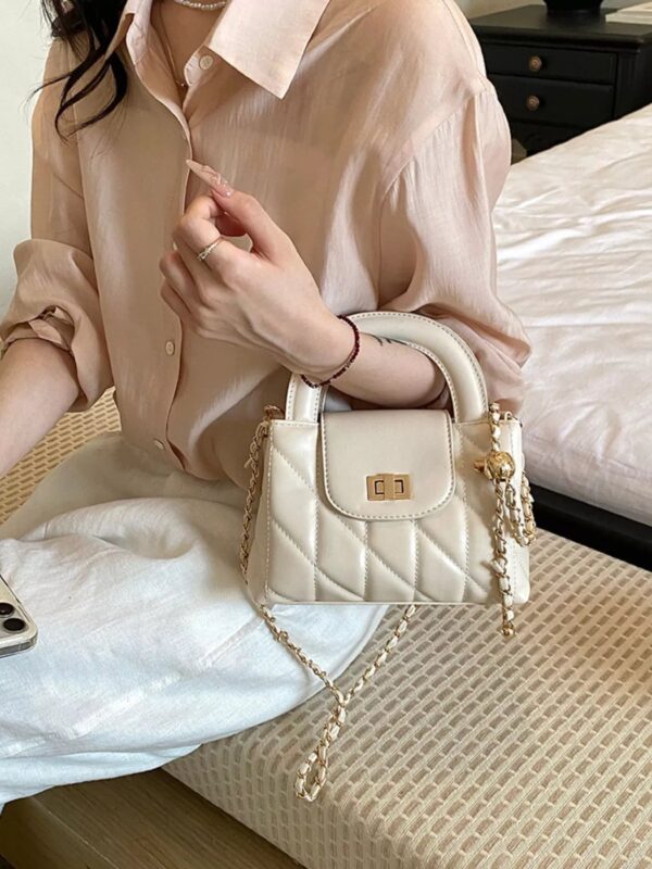 Quilted Chain Strap Crossbody Bag