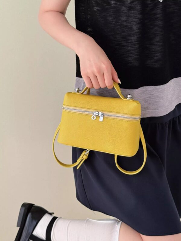 caf24ac2-b7af-4e45-bbc2-6ec06a64bd56-Max-Origin.jpg Textured Zipper Crossbody Bag