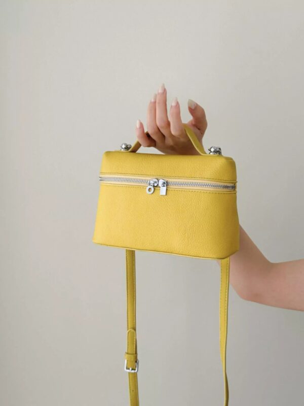 d1a6ad24-0348-43e4-9b8f-b2eab70dafc1-Max-Origin.jpg Textured Zipper Crossbody Bag